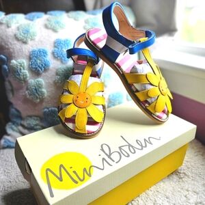NIB mini Boden daffodil Leather padded sandals size 36
